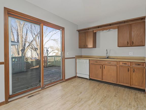 3rd image of 5415 Claudia Ave SE