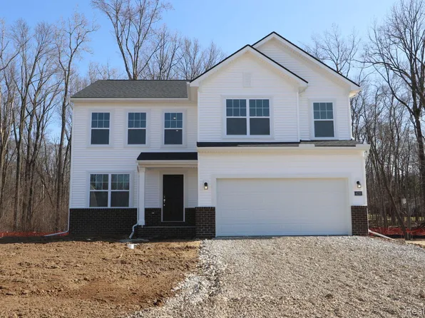 4270 Oak St, Grand Blanc, MI 48439