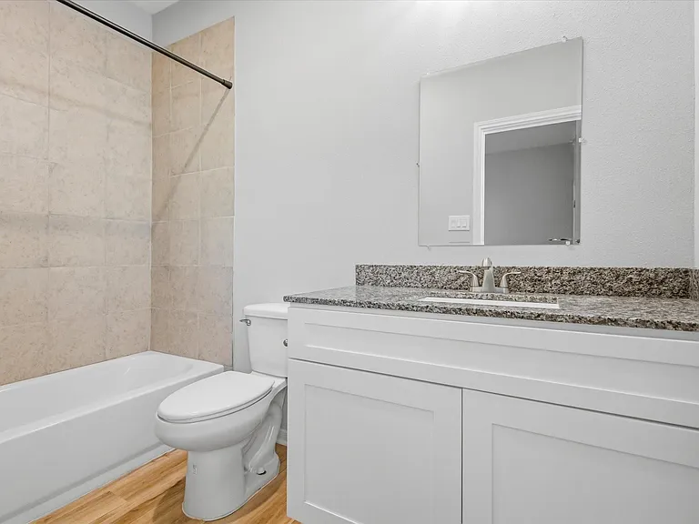 205 N Bay Ave #B — Photo 20