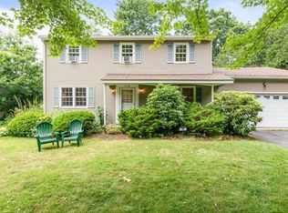 70 Roseade Pkwy, Burlington, VT 05408