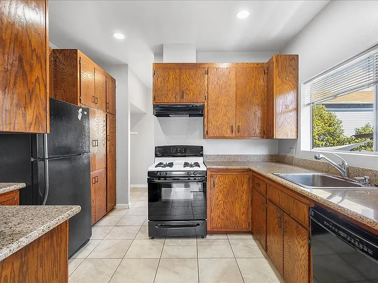 1417 Lincoln Ave — Photo 18