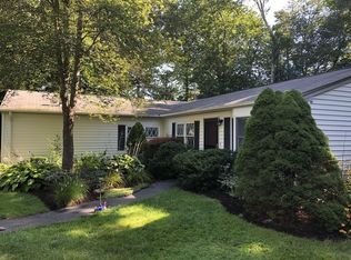 792 Russells Mills Rd, Dartmouth, MA 02748