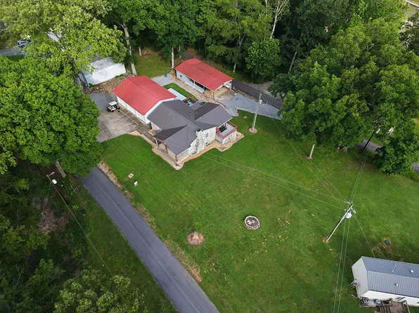 751 Ridge Dr, Cadiz, KY 42211