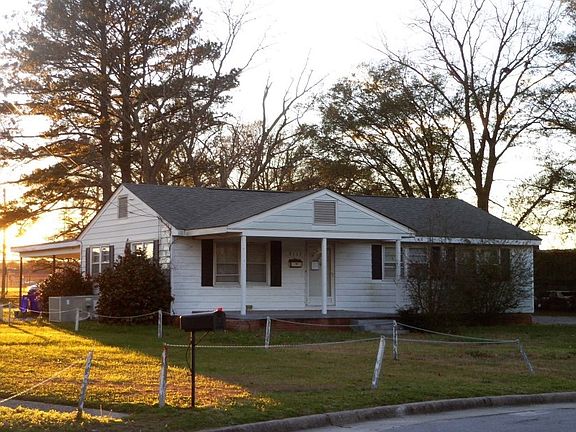 3rd image of 2117 Montclair Dr