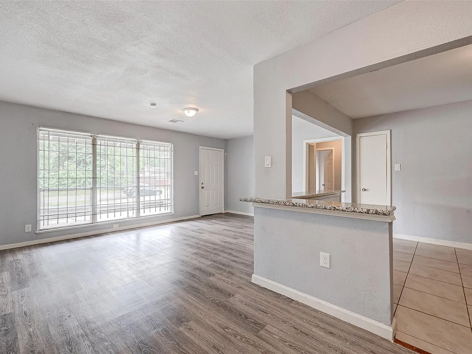 4 bed, 2.0 bath, 1565 sqft, $1,695 — Photo 2