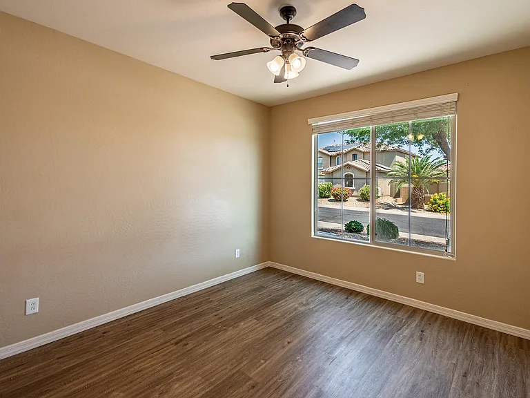 18445 W Saguaro Ln — Photo 30