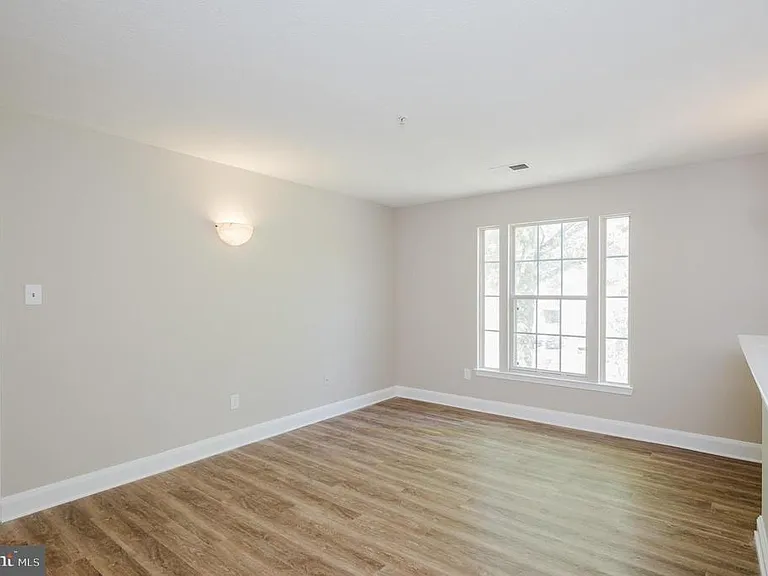 3100 Cardinal Way #J — Photo 26