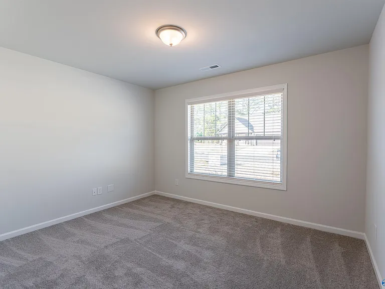 102 Waltrip Dr — Photo 3