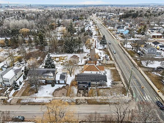 4th image of 6 Kenmore Dr