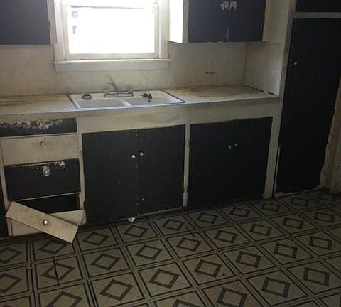5th image of 1219 S 10th Ave