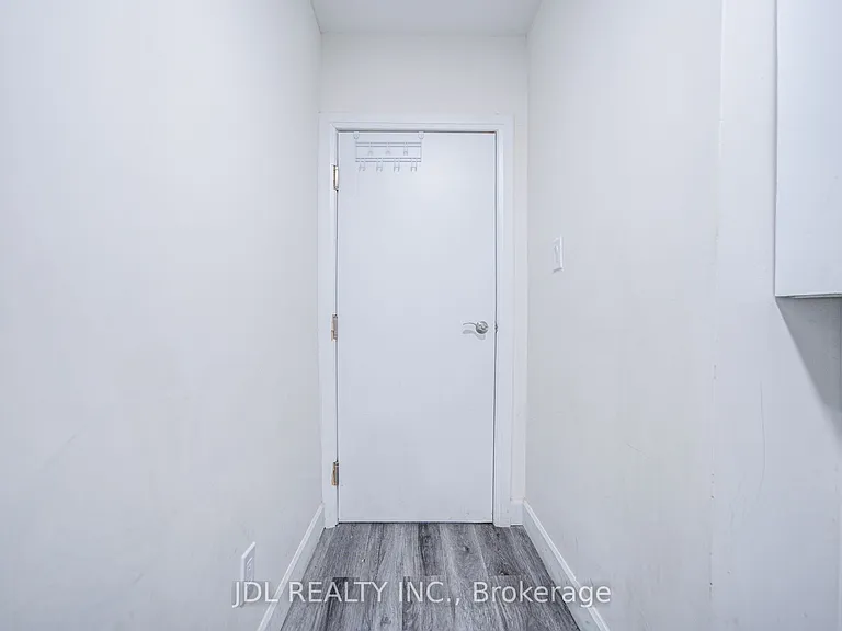 5 Sorauren Ave #3 — Photo 8