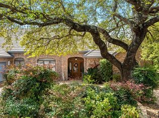 29 Camwood Trl, The Hills, TX 78738