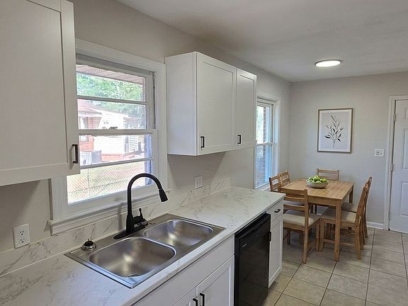 4th image of 2076 Seneca Dr