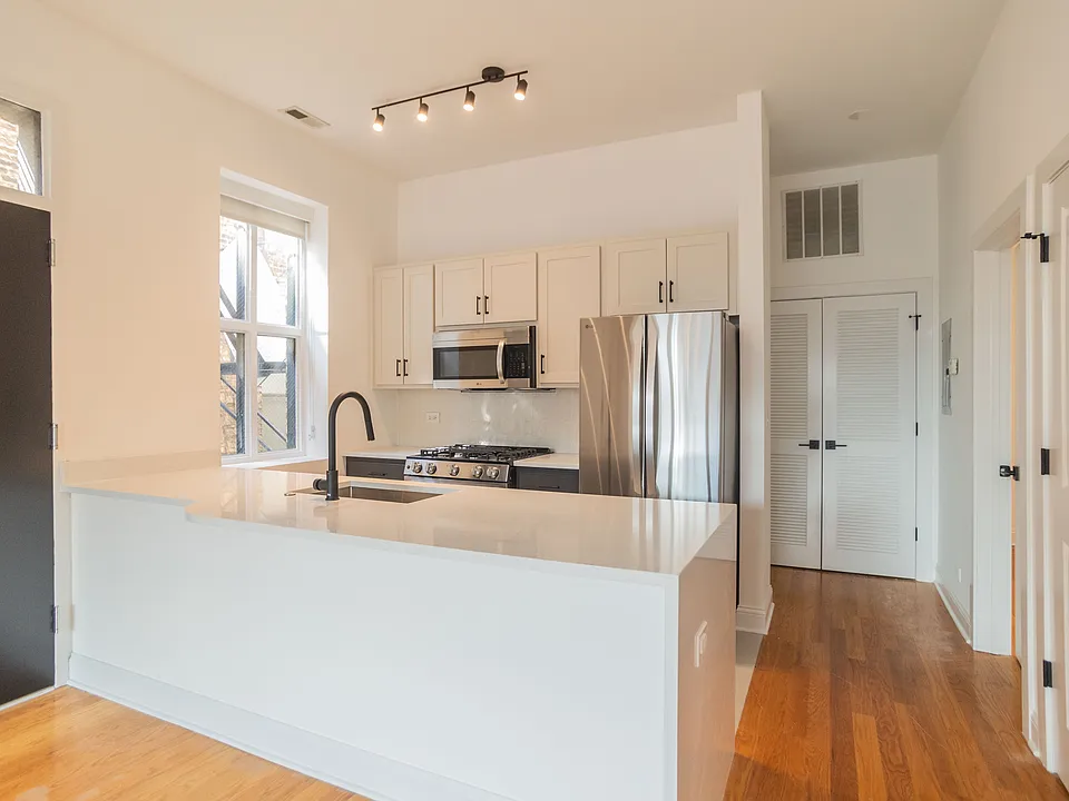 3817 N Fremont St #1F