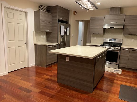 3rd image of 1634 Walnut St