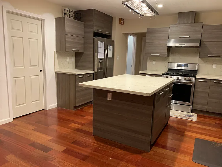1634 Walnut St — Photo 3