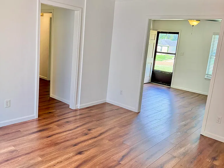 442 Hillbrook Dr — Photo 8