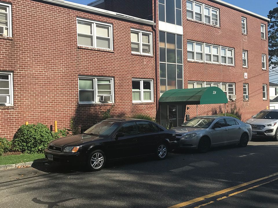 324 Strawberry Hill Avenue