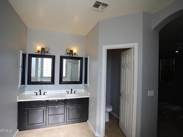 2840 S Miller Dr — Photo 21
