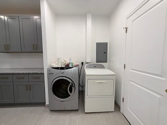 2nd image of 3513 Vista St Floor 2
