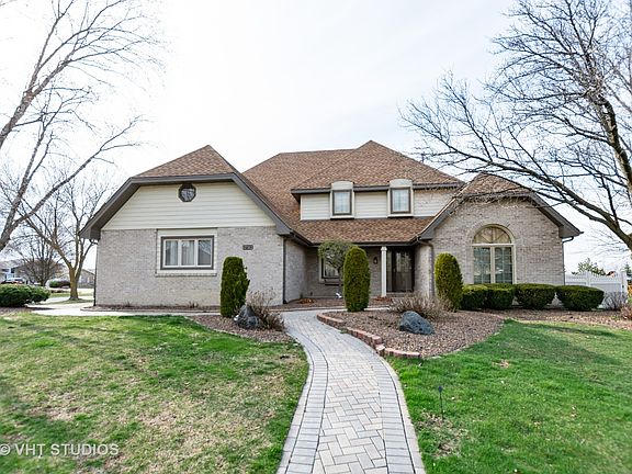 3rd image of 17312 Valley View Dr