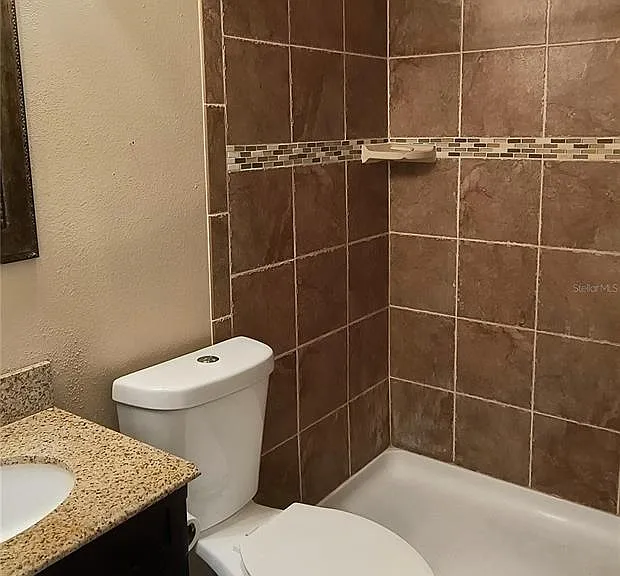 201 S Arrawana Ave #L — Photo 5