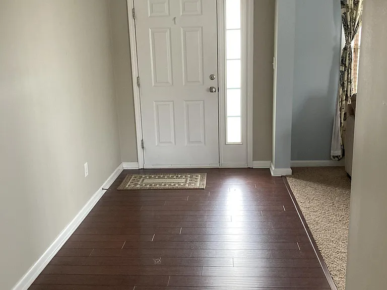 205 S Rockwood Crescent Ct — Photo 2