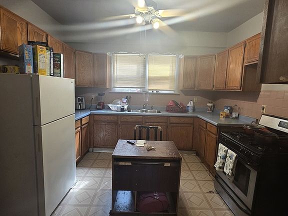 5th image of 1516 W 72nd St