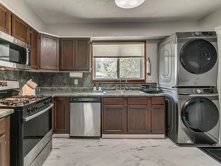 1222 W Boyd St — Photo 10