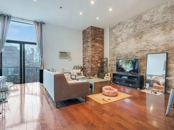 215 E 24th St APT 503, New York, NY 10010