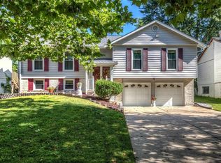 335 Bellezza Dr, Ballwin, MO 63021