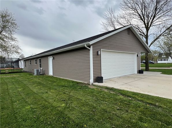 419 E Section St, Dieterich, IL 62424