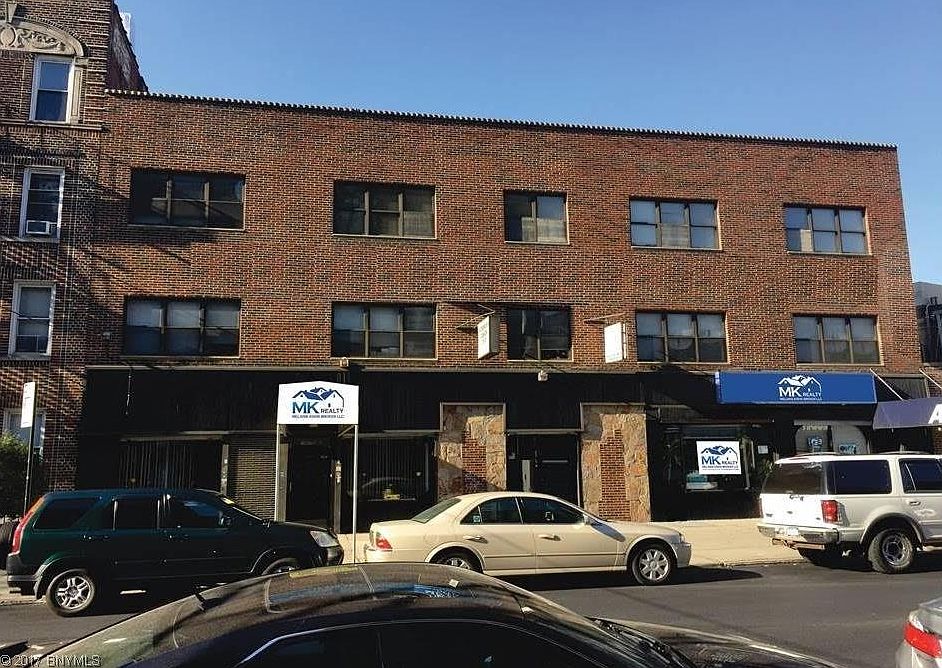 1st image of 1670 E 17th St