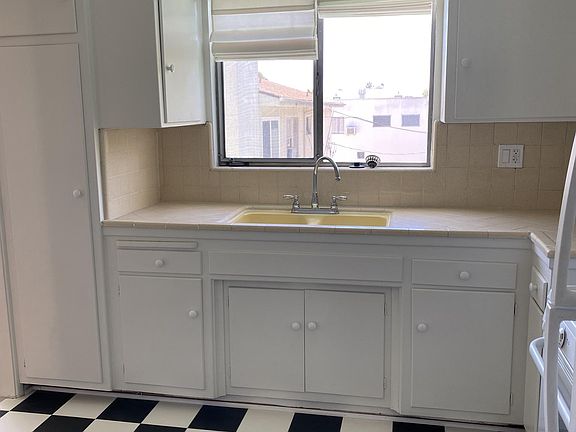 2nd image of 1221 N Flores St #8