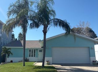 216 176th Ave E, Redington Shores, FL 33708