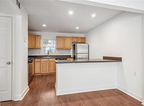 5th image of 2322 Palmer Ave