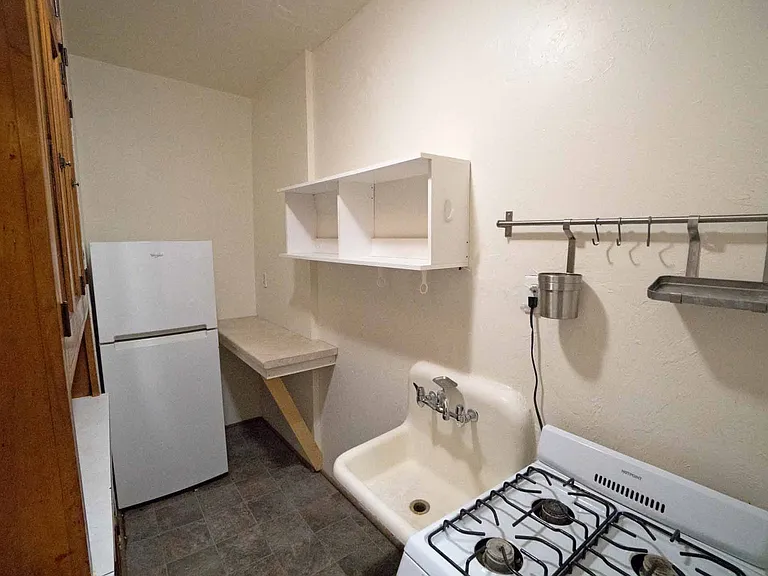 225 Place Apartments — Photo 47