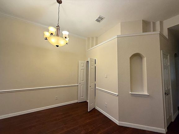 5th image of 131 Fallkirk Dr