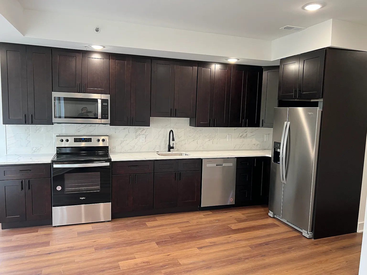 2 bed, 700 sqft, $1,700 — Photo 1