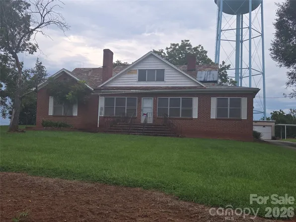1312 Salem Rd, Morganton, NC 28655