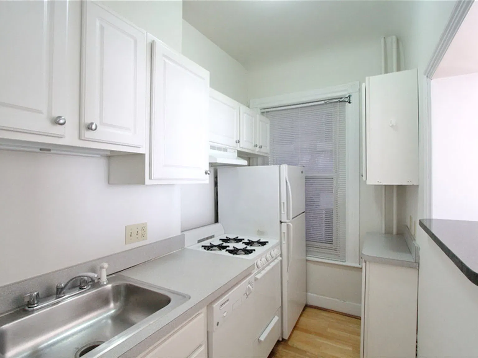 2 bed, $2,800 — Photo 1