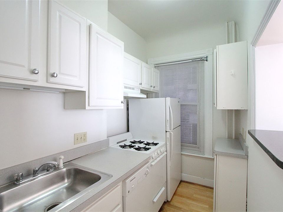 1st image of 891 Massachusetts Ave APT 10