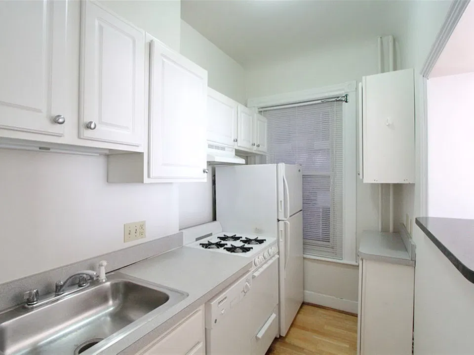 891 Massachusetts Ave #10