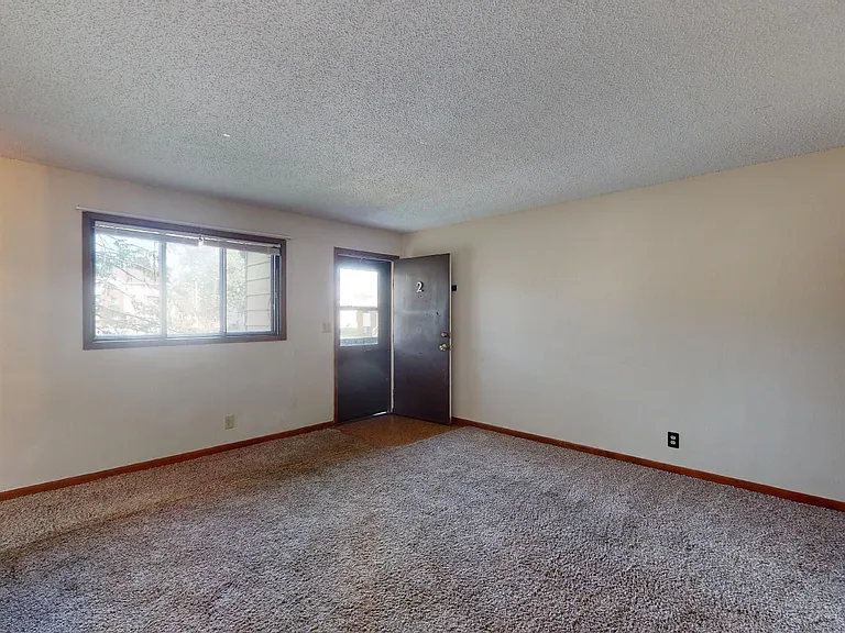 4-plex in West-Central Ames — Photo 5