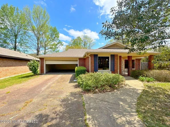 4 Southwood Blvd, Clinton, MS 39056