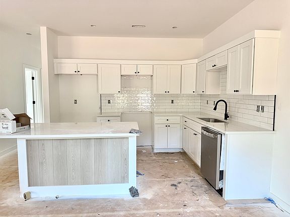 3rd image of 1519 Settle Rd