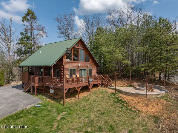 1106 Back Ridge Ct, Gatlinburg, TN 37738