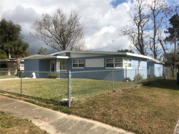 3rd image of 929 Lewis Dr