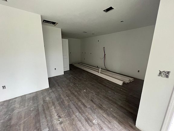 3rd image of 36 Pine St APT A-b