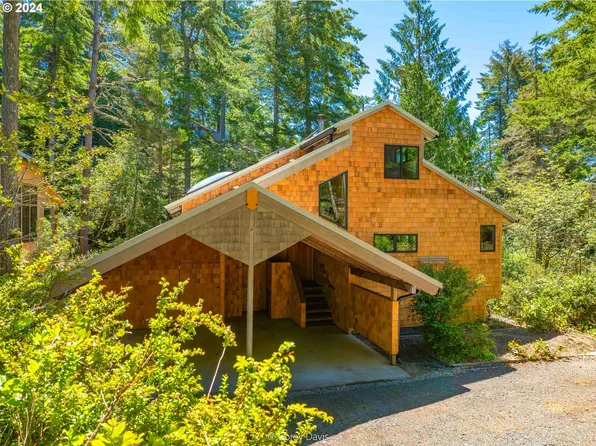 744 Knobcone St, Manzanita, OR 97130